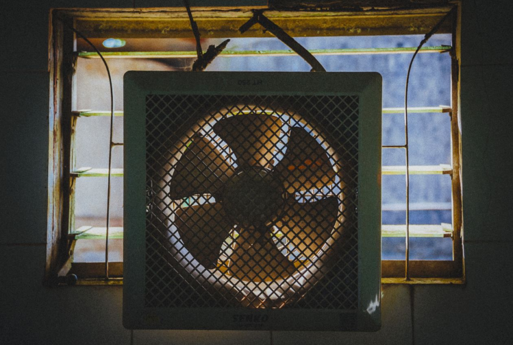 Exhaust extraction fan